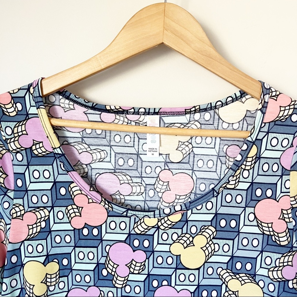 LulaRoe Disney 3D Geometric Block Mickey Mouse Classic T-shirt Green Blue M NWT - Picture 2 of 8